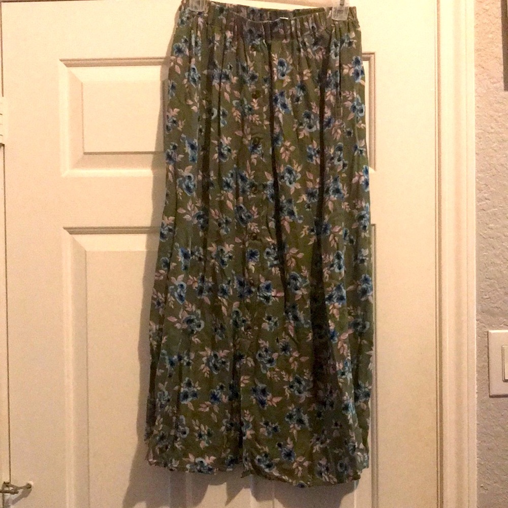 Floral Green Skirt With Pockets
